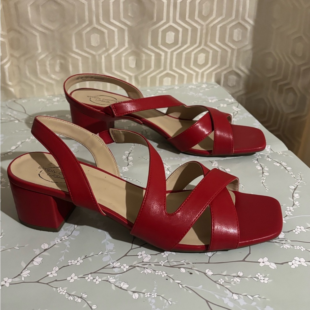 Life stride red strappy sandals (11M) - Picture 2 of 6
